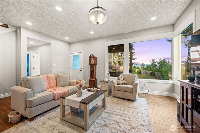 1852 N Columbia Ridge Way, Washougal, WA 98671