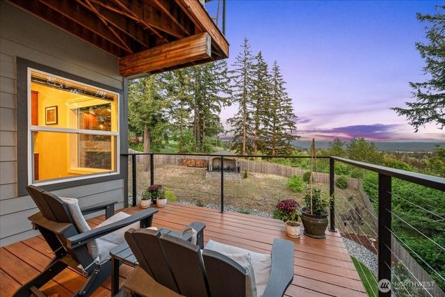 1852 N Columbia Ridge Way, Washougal, WA 98671