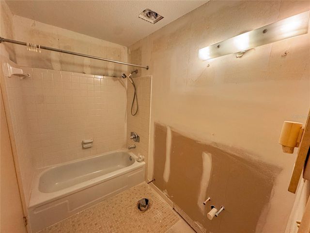 2640 SW 14TH DRIVE 328, Gainesville, FL 32608