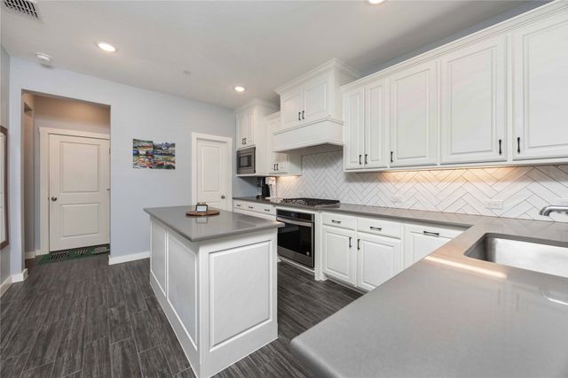 631 Cobblestone Lane, Irving, TX 75039