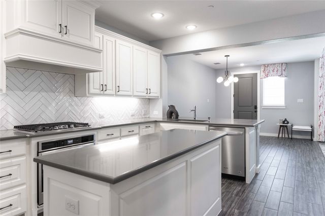 631 Cobblestone Lane, Irving, TX 75039