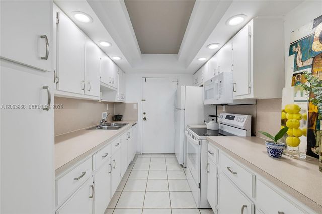 5401 Collins Ave 611, Miami Beach, FL 33140