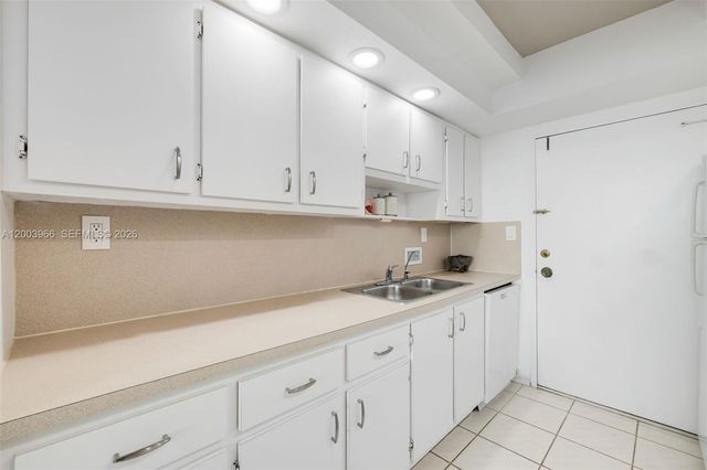 5401 Collins Ave 611, Miami Beach, FL 33140