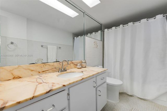 5401 Collins Ave 611, Miami Beach, FL 33140