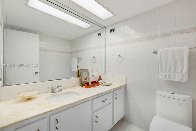 5401 Collins Ave 611, Miami Beach, FL 33140