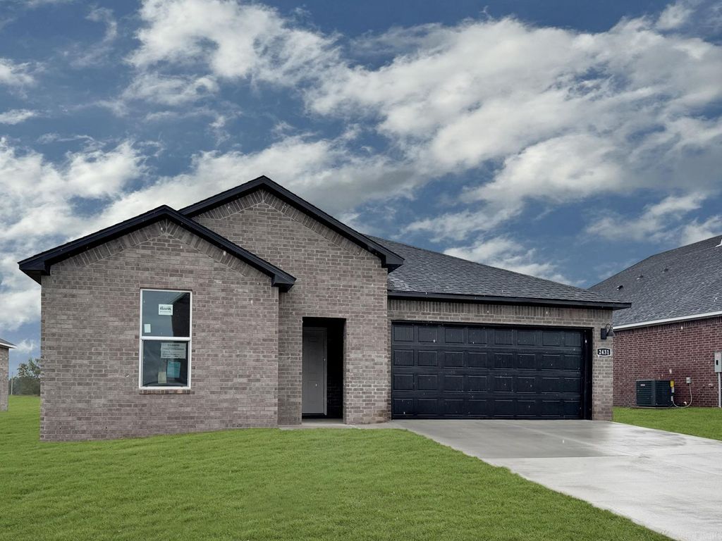 612 Riley Lane, Maumelle, AR 72113