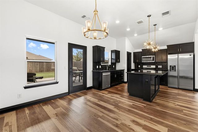 13321 SW 5th Street, Yukon, OK 73099