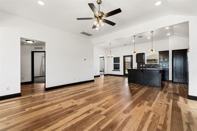 13321 SW 5th Street, Yukon, OK 73099