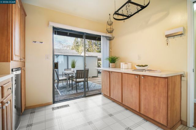 1487 Ashwood Drive, Martinez, CA 94553