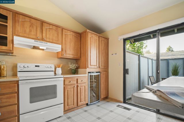 1487 Ashwood Drive, Martinez, CA 94553