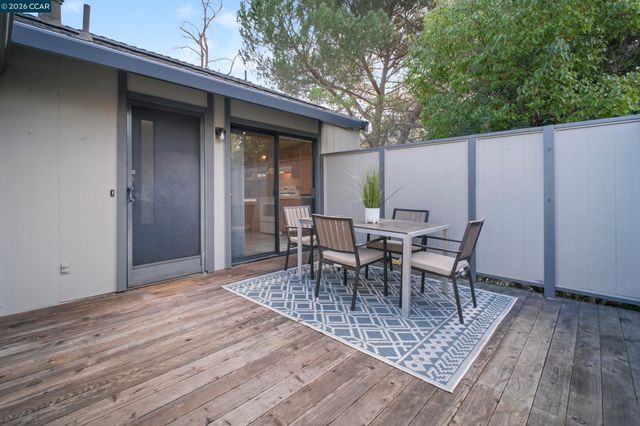 1487 Ashwood Drive, Martinez, CA 94553