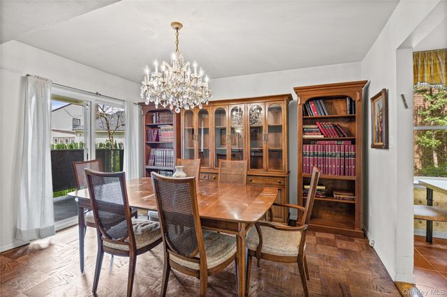 360 Central Avenue 128, Lawrence, NY 11559