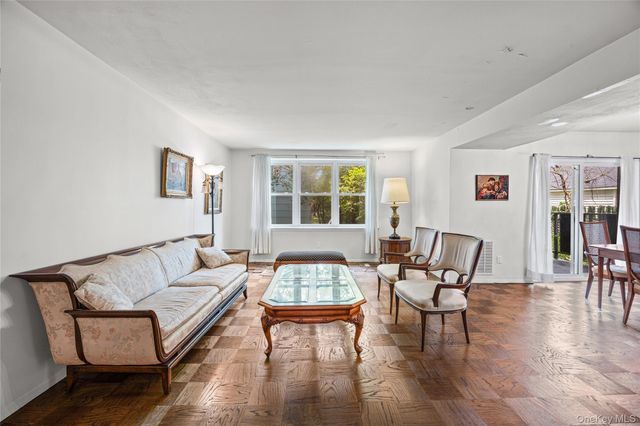 360 Central Avenue 128, Lawrence, NY 11559
