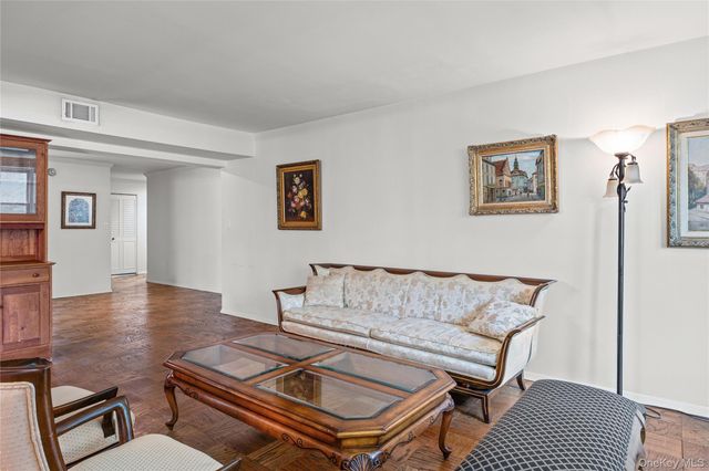 360 Central Avenue 128, Lawrence, NY 11559