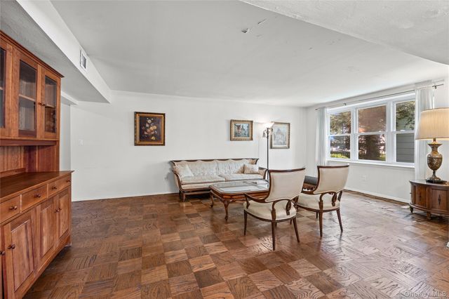 360 Central Avenue 128, Lawrence, NY 11559