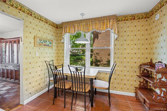 360 Central Avenue 128, Lawrence, NY 11559