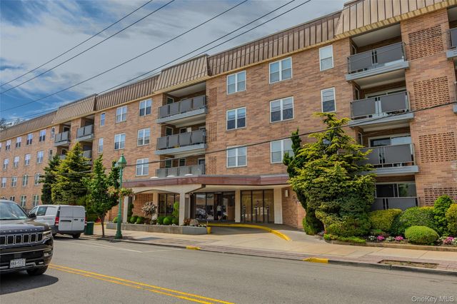 360 Central Avenue 128, Lawrence, NY 11559