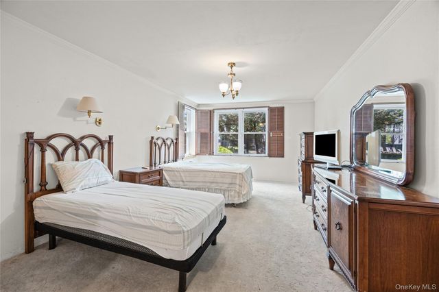 360 Central Avenue 128, Lawrence, NY 11559