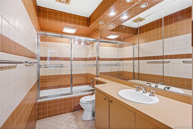 360 Central Avenue 128, Lawrence, NY 11559