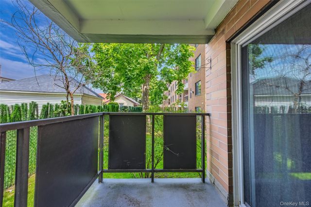 360 Central Avenue 128, Lawrence, NY 11559