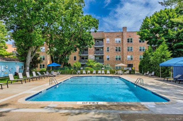 360 Central Avenue 128, Lawrence, NY 11559