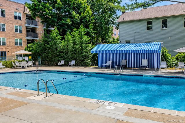 360 Central Avenue 128, Lawrence, NY 11559