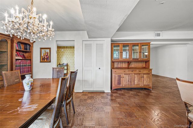 360 Central Avenue 128, Lawrence, NY 11559