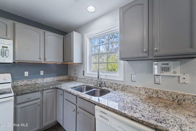 109 Trinity Drive, New Bern, NC 28560