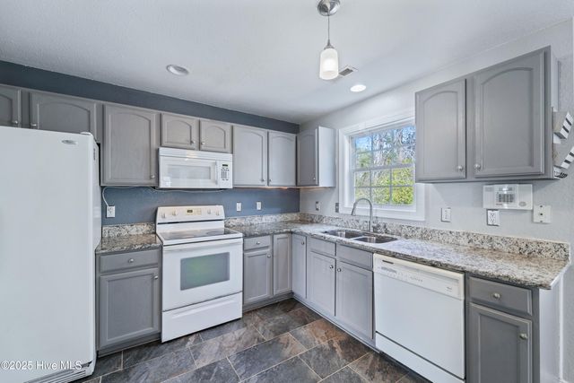 109 Trinity Drive, New Bern, NC 28560