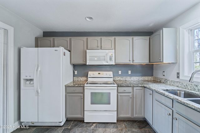 109 Trinity Drive, New Bern, NC 28560