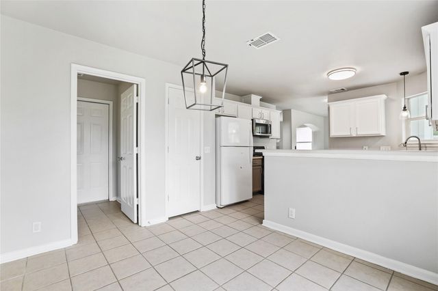 607 Sparkling Brook LN, Leander, TX 78641