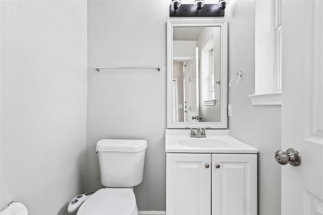 607 Sparkling Brook LN, Leander, TX 78641