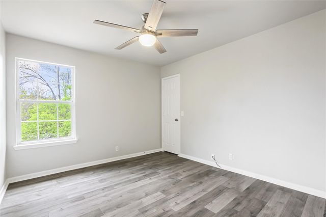 607 Sparkling Brook LN, Leander, TX 78641