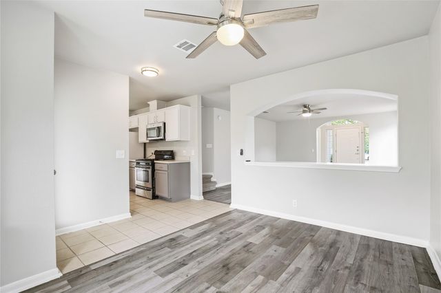 607 Sparkling Brook LN, Leander, TX 78641