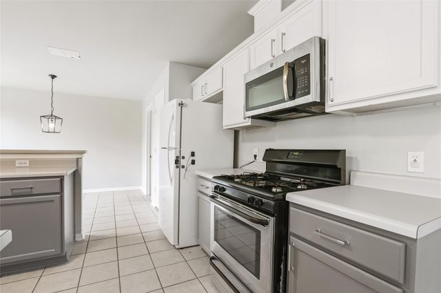 607 Sparkling Brook LN, Leander, TX 78641