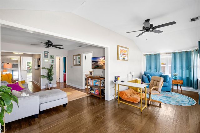 466 36TH AVENUE N, St Petersburg, FL 33704