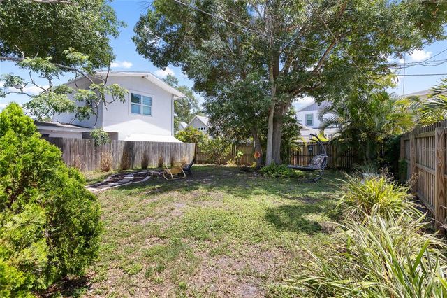 466 36TH AVENUE N, St Petersburg, FL 33704