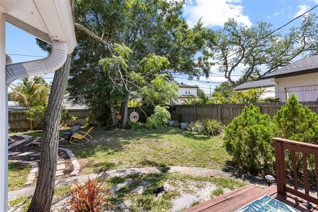 466 36TH AVENUE N, St Petersburg, FL 33704