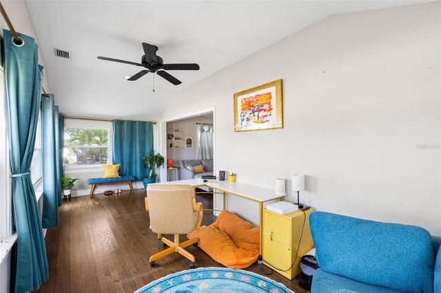 466 36TH AVENUE N, St Petersburg, FL 33704