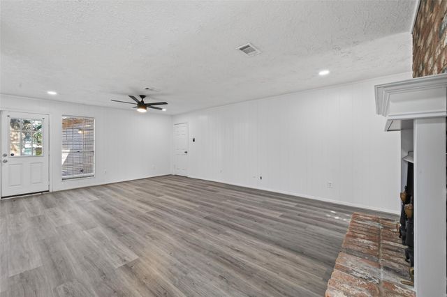 6038 Greenmont Drive, Houston, TX 77092