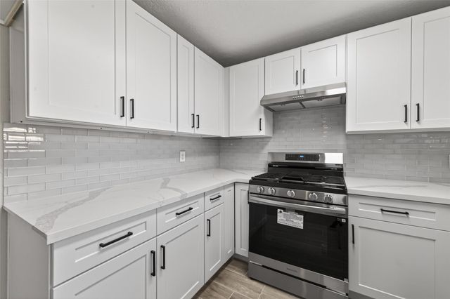 6038 Greenmont Drive, Houston, TX 77092
