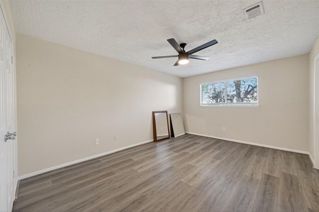 6038 Greenmont Drive, Houston, TX 77092