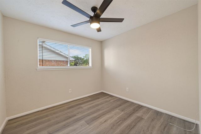 6038 Greenmont Drive, Houston, TX 77092