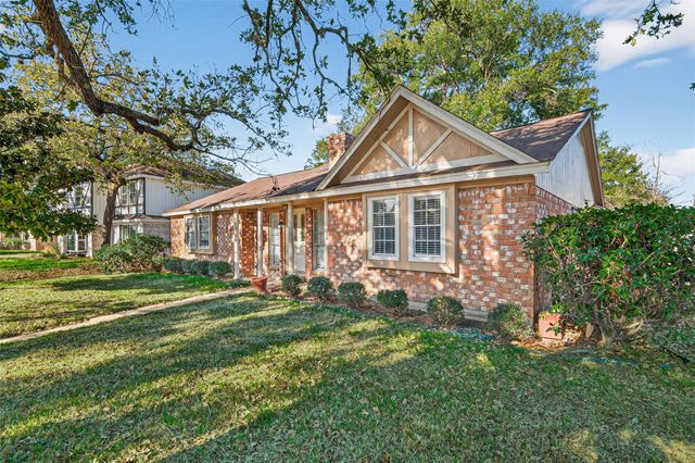 6038 Greenmont Drive, Houston, TX 77092