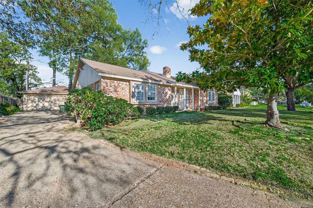 6038 Greenmont Drive, Houston, TX 77092