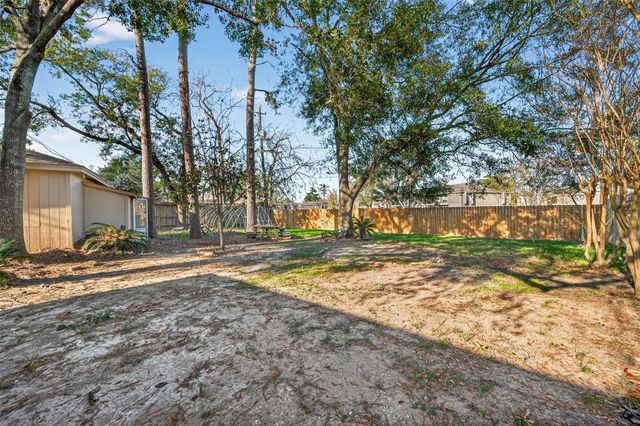 6038 Greenmont Drive, Houston, TX 77092