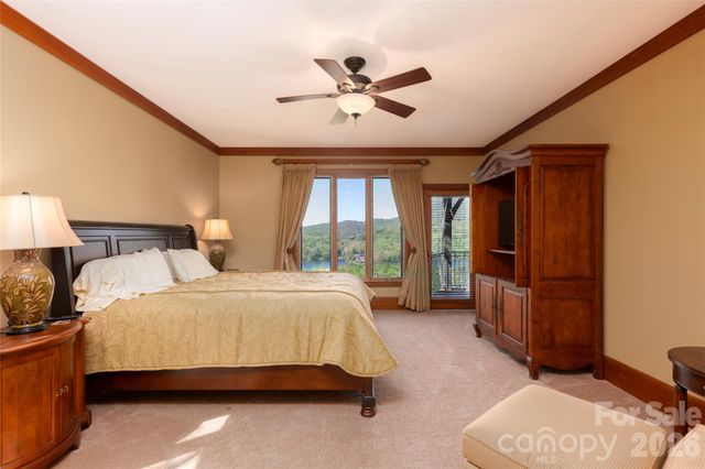 601 Hawk Mountain Road, Lake Toxaway, NC 28747