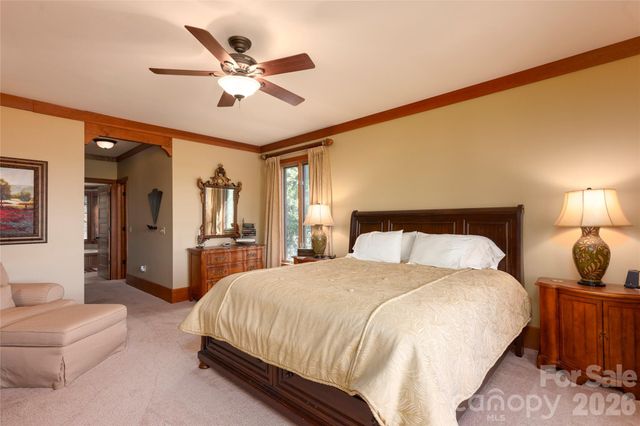 601 Hawk Mountain Road, Lake Toxaway, NC 28747