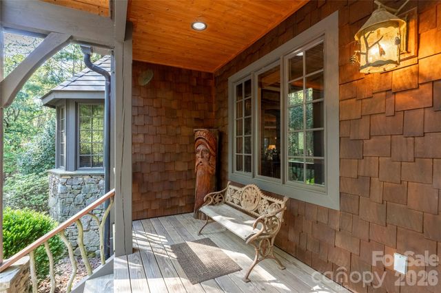 601 Hawk Mountain Road, Lake Toxaway, NC 28747