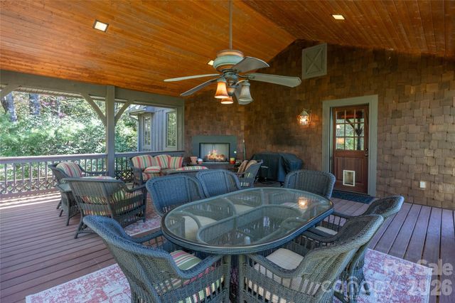 601 Hawk Mountain Road, Lake Toxaway, NC 28747